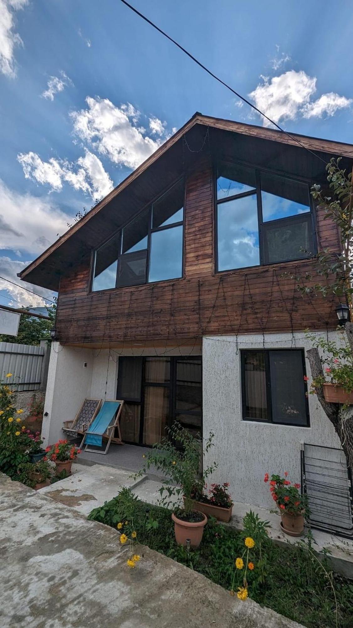 Taripiri Villa Ambrolauri Exterior foto