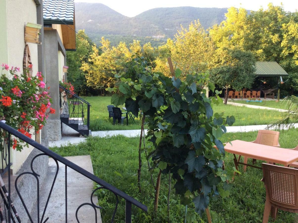 Taripiri Villa Ambrolauri Exterior foto