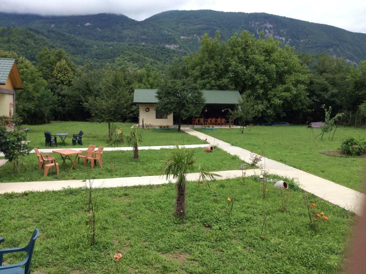 Taripiri Villa Ambrolauri Exterior foto
